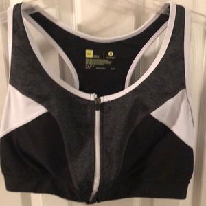 Medium coverage sports bra